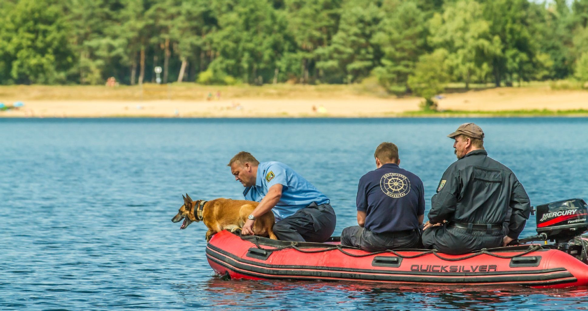 Gegen 10.30 Uhr werden die Feuerwehrleute aus Klitzschena, Rotta und Kemberg vorläufig aus dem Einsatz entlassen - nur Bergwitz bleibt an der Slipanlage im Einsatz.