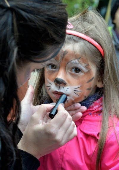 Ariane verwandelt sich in einen Tiger.
