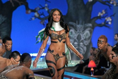 Das brasilianische Modell Emanuela De Paulo auf der Victoria's-Secret-Schau. (FOTO: DPA)