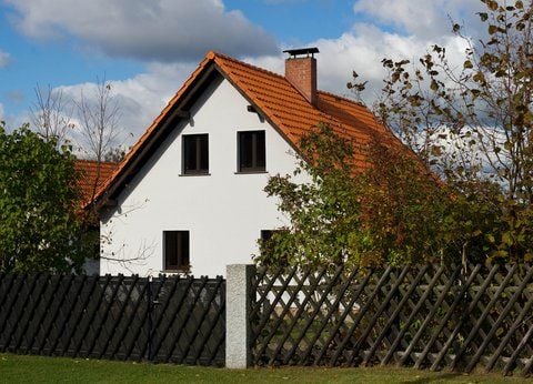 Das Haus von Bundeskanzlerin Angela Merkel (CDU) im nordbrandenburgischen Dörfchen Hohenwalde bei Templin in der Uckermark. (FOTO: DPA)