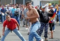 Massenproteste in Caracas (Archivfoto: dpa)