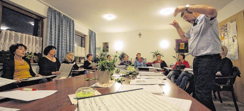 Immer montags probt der Chor „Harzgospel“ unter Leitung von Peter Strahlendorf im Neudorfer Petrustreff.