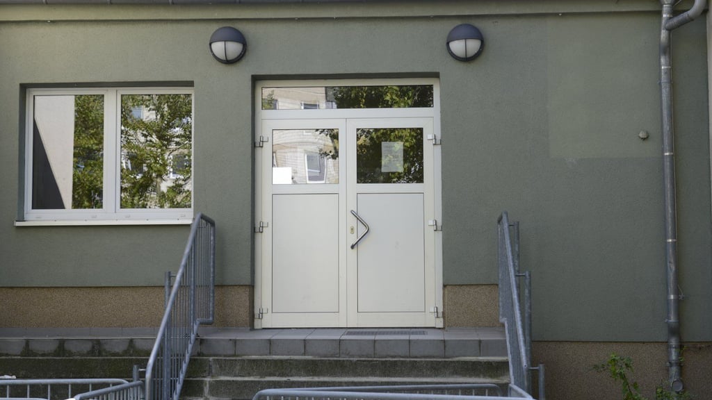 Nach Tumulten im Sozialamt Halle : Nach Tumulten im Sozialamt Halle : Stadt reagiert mit ...