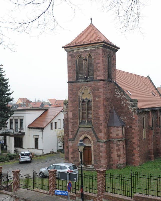 Die alte Gertrudkirche neben der Kreishandwerkerschaft.
