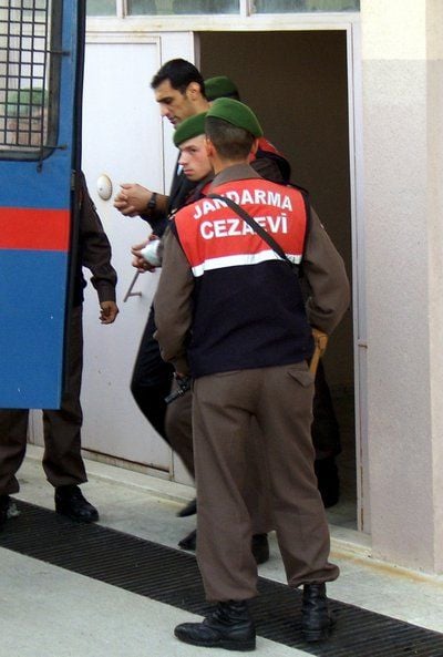 Ali Kur, der im Januar 2009 in Paderborn die kleine Kardelelen getötet haben soll, wurde in der türkei zu lebenslanger Haft verurteilt. (FOTO: DPA)
