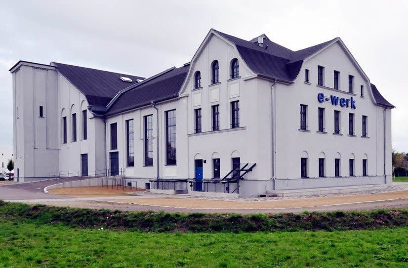 Die gemeinnützige Integra Weißenfelser Land GmbH ist seit Dienstag offiziell Mieter des ehemaligen Elektrizitätswerkes in Weißenfels.