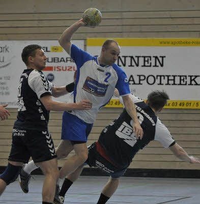 Thomas Kirschstein (Mitte) trainiert jetzt die DRHV-Frauen.