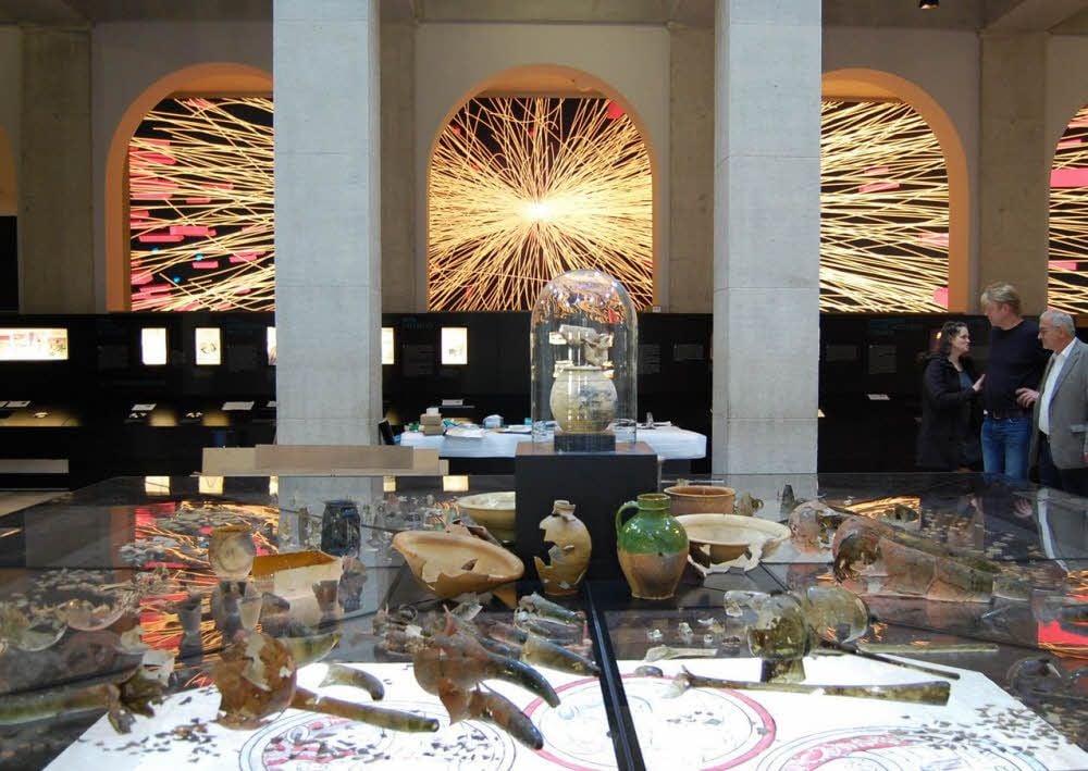 Die Ausstellung „Alchemie - die Suche nach Weltgeheimnis“ bietet jede Menge Sehenswertes, das ansprechend im Landesmuseum für Vorgeschichte Halle präsentiert wird.