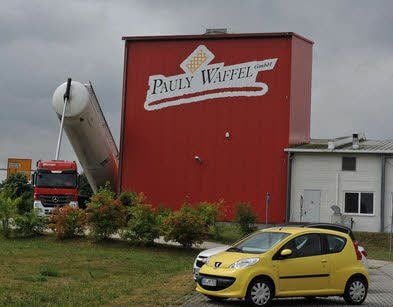 Der Eigentümer der Pauly Waffel GmbH hat auch Pauly Biskuit gekauft.