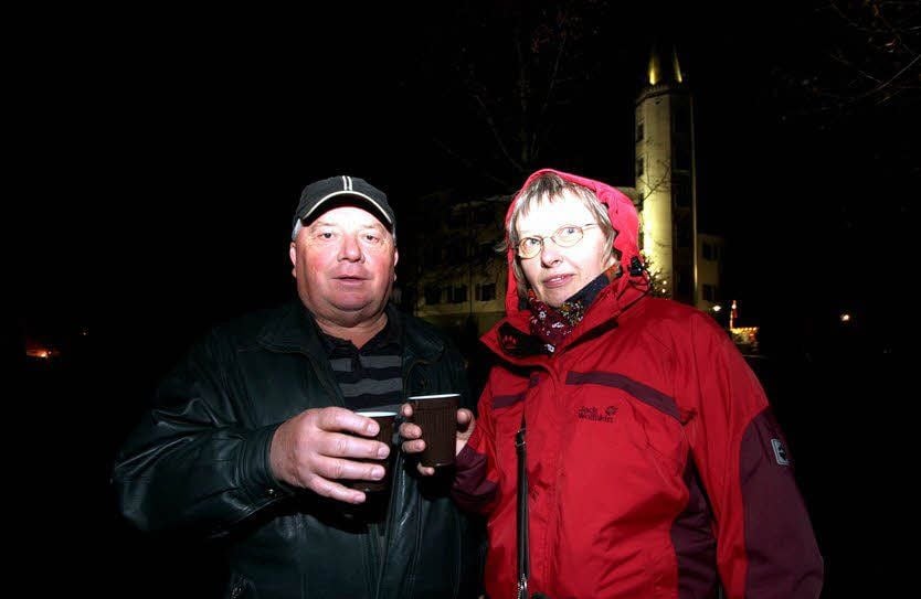 Gisela und Herbert Richter aus Zörnigall waren mit dem in Jessen angebotenen Glühwein zufrieden. Zum ersten Mal besuchten sie die Schlossweihnacht. Zum Heimatfest sind sie gern in der Stadt.