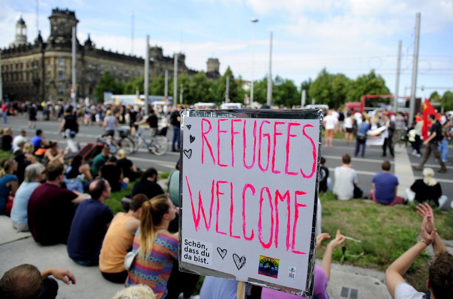Auch in Dresden finden sich zahlreiche Flüchtlingshelfer - mehr als Pegida-Anhänger.