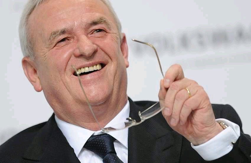 VW-Chef Martin Winterkorn soll nach einem «Spiegel»-Bericht insgesamt rund 14 Millionen Euro für 2012 bekommen.