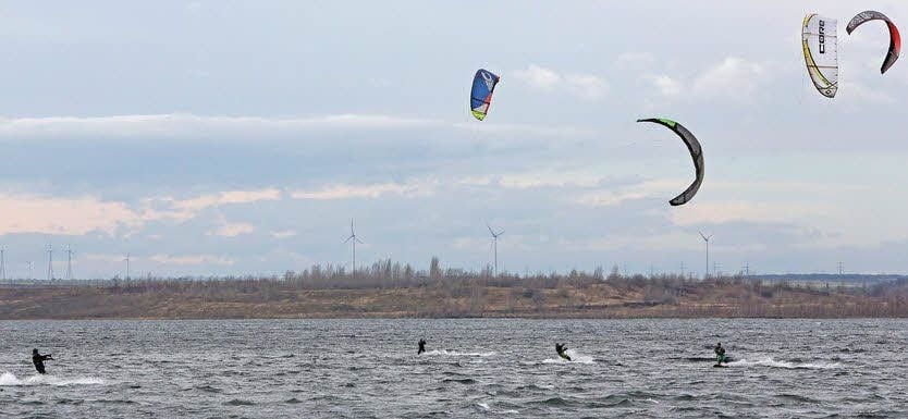 Kitesurfer auf dem Geiseltalsee