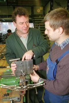 Arbeitnehmer im Metallhandwerk. (Foto: dpa)