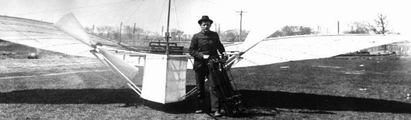 Gustav Weißkopf im Jahr 1901 vor seinem Motorflieger