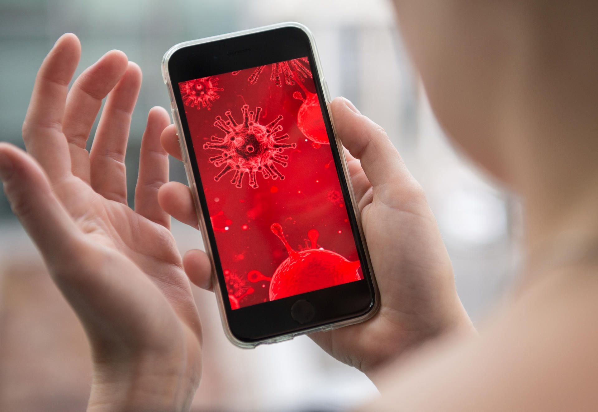 IT-Virus statt Infos zum Virus: Bei Nachrichten und Seiten, die angeblich mit dem neuartigen Coronavirus zu tun haben, sollte man äußerste Vorsicht walten lassen.