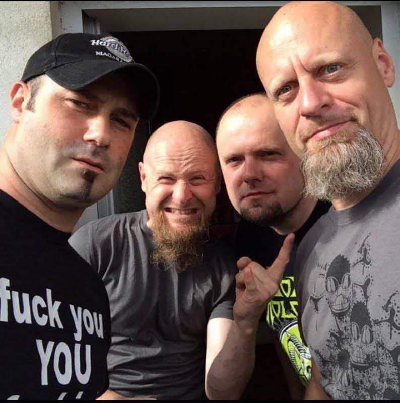 Sänger Dirk Mylius (links im Bild) und seine Band „Demoria“ freuen sich auf ihrem Auftritt im Kulturhaus.