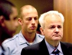 Milosevic vor dem Kriegsverbrechertribunal