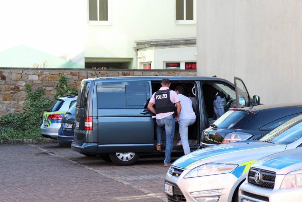 Von einem Grundstück an der Dammstraße aus operierte die Polizei.