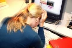 Wenn alles zu viel wird: Das Burnout-Syndrom kann sich durch mehr als 130 Symptome äußern. (Foto: dpa)