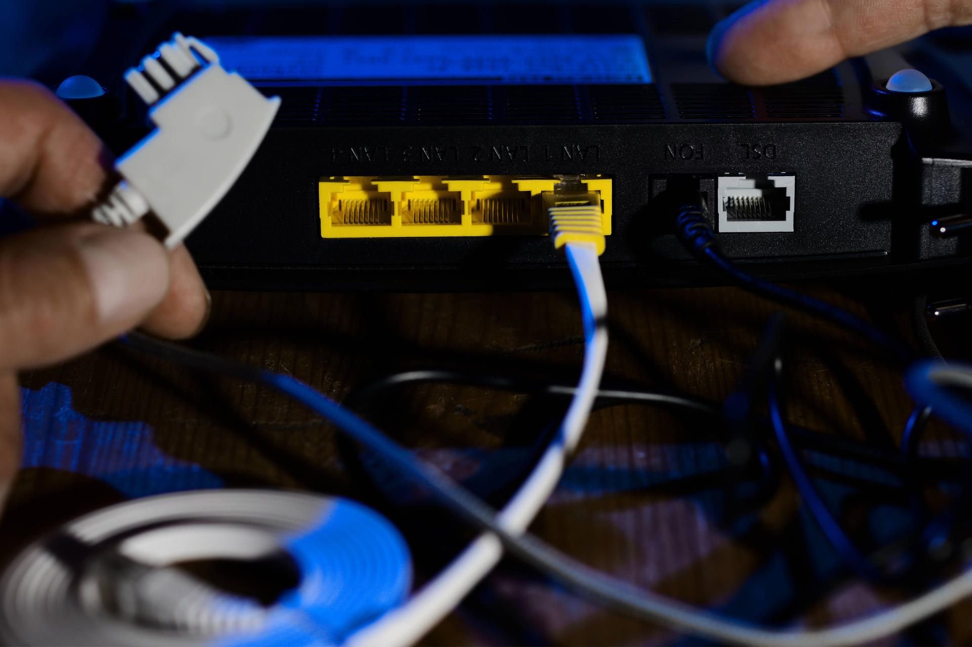 In Dresden haben Kommunalpolitiker beschlossen, dass sie in diesem Jahr zwei Mal das Internet abschalten wollen.