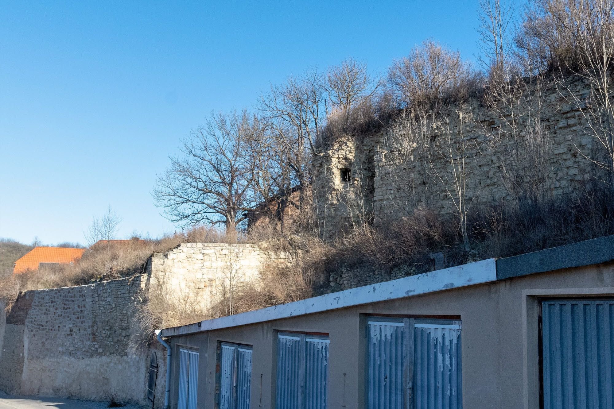 Die Burg ist heute nur noch in Fragmenten zu sehen.