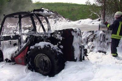 Flammen Aus Dem Motorraum: Radlader Brennt In Hornburg Aus