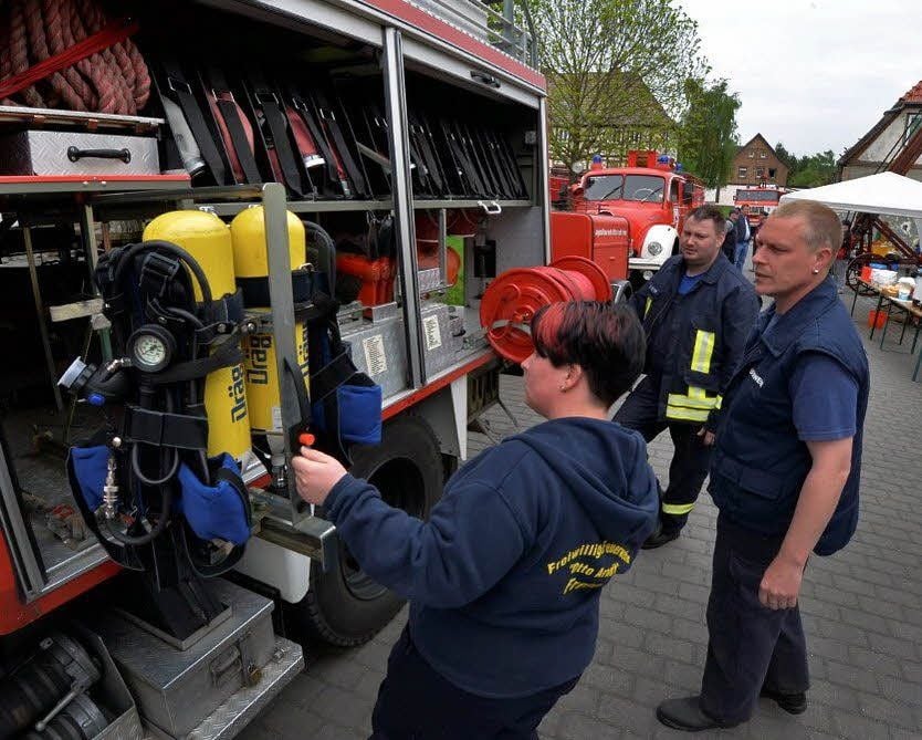 Die Froser Wehr hat ihre Technik aufgefahren.