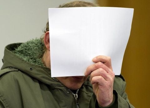 Der Däne Peter R. betritt im Justizzentrum in Potsdam den Gerichtssaal. (FOTO: DPA)