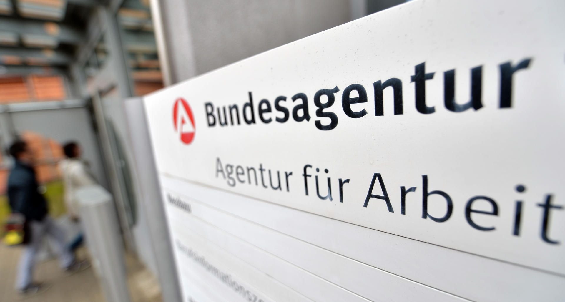 Bislang haben sich nur wenige Mitarbeiter der insolventen Fluglinie Air Berlin arbeitslos gemeldet.