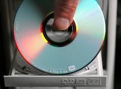 Gespeicherte Erinnerung - auf DVD oder CD lassen sich Bilder, Filme oder Musik inzwischen leicht archivieren. (Foto: dpa)