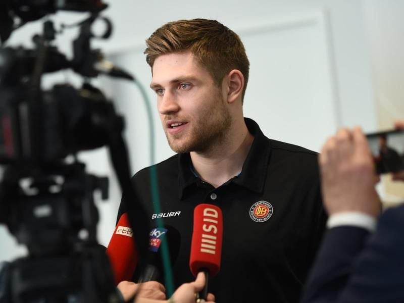 NHL-Profi Leon Draisaitl entscheidet erst nach der Saison über seine WM-Teilnahme. Foto: Arne Bänsch/dpa