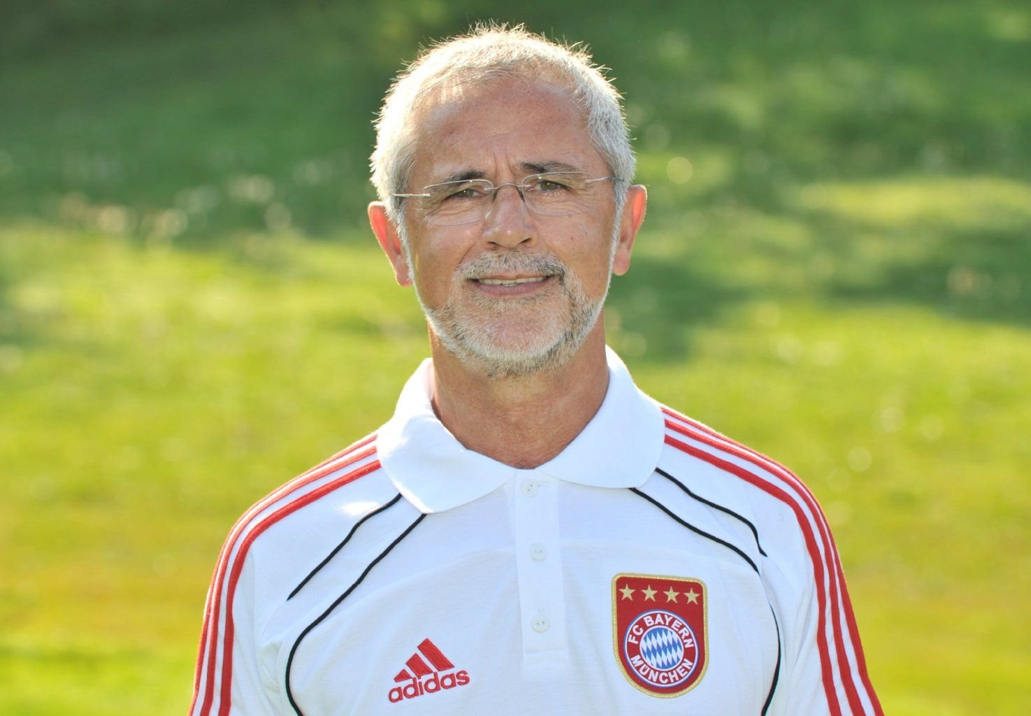 Gerd Müller als Co-Trainer der zweiten Mannschaft des FC Bayern im Jahr 2010.