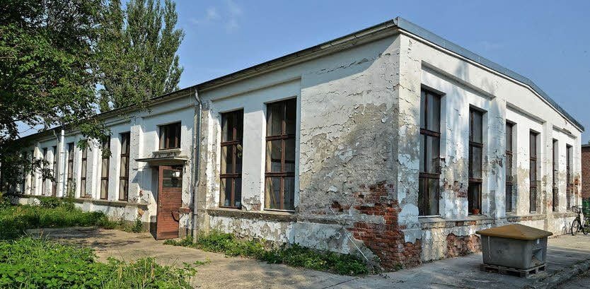 Diese Halle im Gewerbegebiet an der Junkersstraße wird das Ruhe- und Winterquartier der Hunde.
