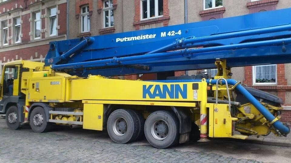 Gestohlenes Spezialfahrzeug mit Betonpumpe