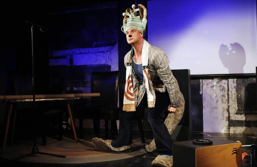 Jan Kersjes in Aktion im Alten Theater Dessau.