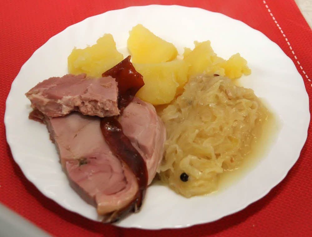 Wellfleisch mit Sauerkraut und Kartoffeln ging weg wie warme Semmeln.