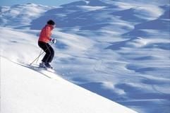 Tiefschnee-Terrain mit überwiegend leichten bis mittelschweren Pisten - in Hemsedal finden Wintersportler aber auch einige der anspruchsvollsten Pisten Norwegens. (Foto: dpa)