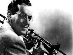 Glenn Miller (1904 bis 1944) mit seiner Posaune (Foto: dpa)