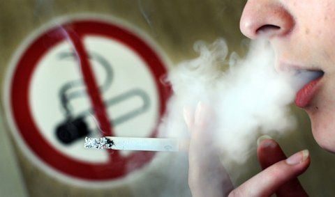 Viele Raucher versuchen aufzuhören. Doch das klappt nur selten beim ersten Mal. (FOTO: DPA)