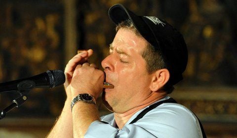 Michael Hirte mit seiner Mundharmonika