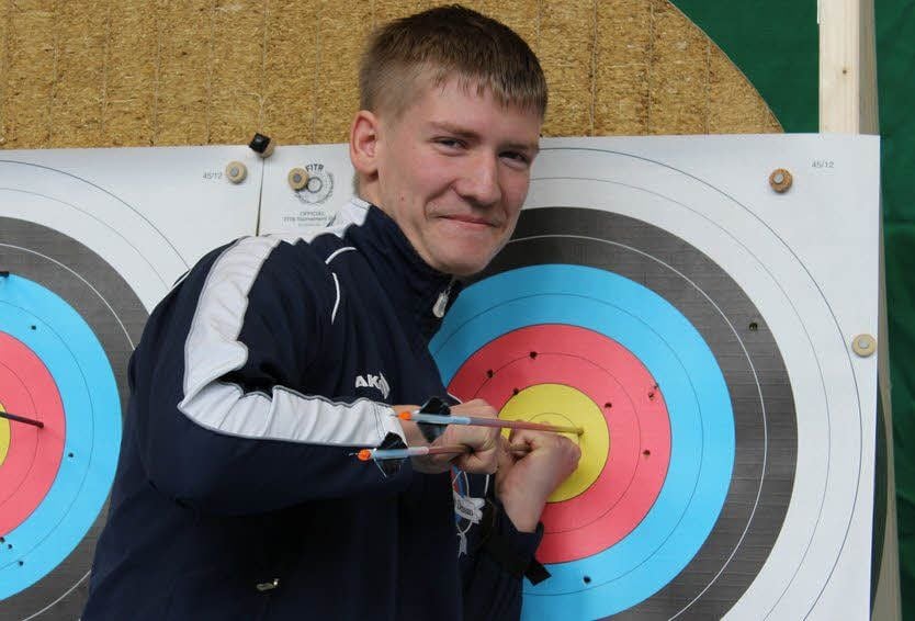 Tino Pfister hat gut lachen. Der Dessauer wurde am Wochenende erneut Deutscher Meister mit dem Jagdbogen.