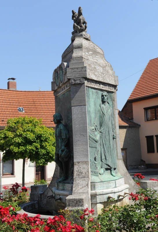 Vor 100 Jahren enthüllt: der Lutherbrunnen in Mansfeld.