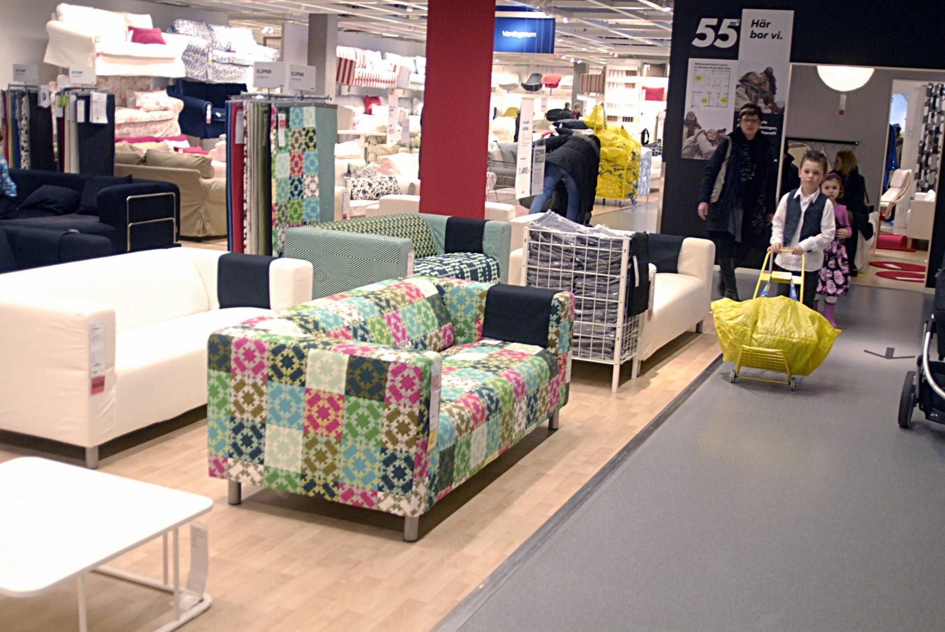 Das Ikea-Sofa Klippan in einer Filiale in Schweden.