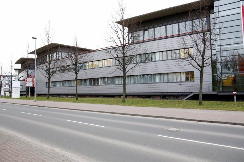 Die Leiteinsatzstelle befindet sich in Staßfurt an der Lehrter Straße.