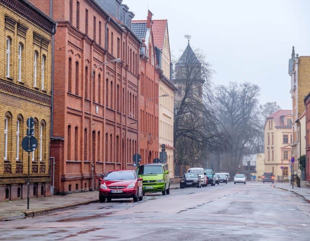 Folgt man Anwohnern, sieht es jetzt schon ziemlich mau aus mit Parkplätzen an der Fleischerstraße.