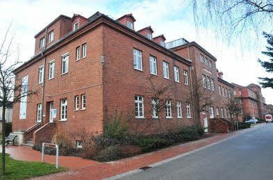 Seit einem Jahr ist in diesem Gebäude das Kinderhospiz untergebracht.