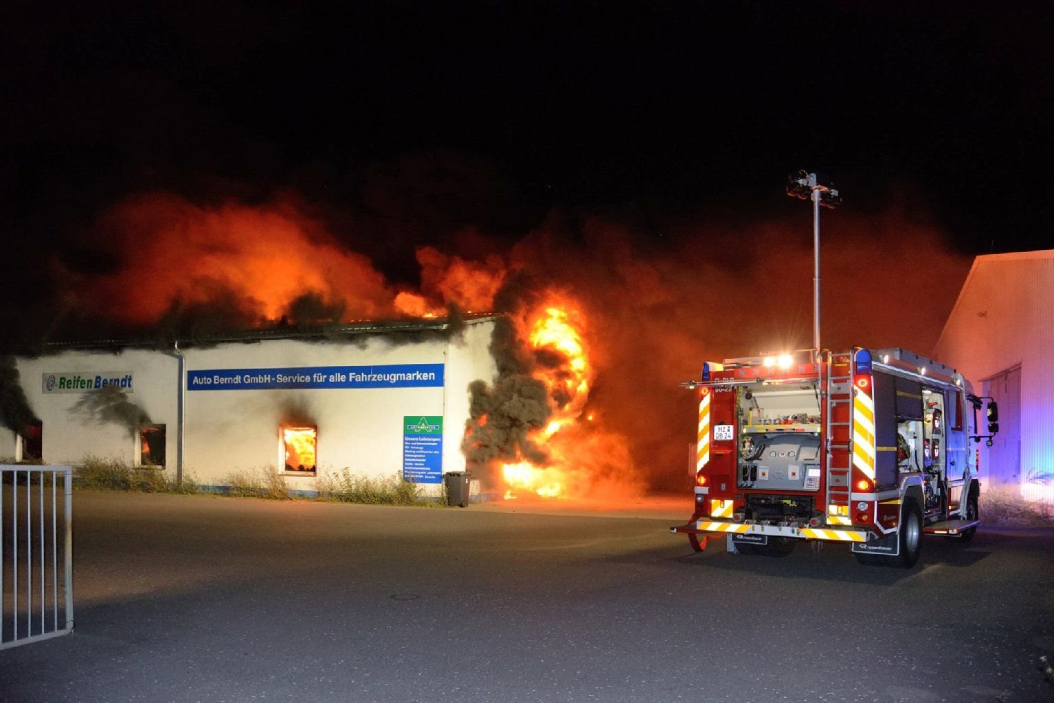 Eine Autowerkstatt in Quedlinburg ist abgebrannt.