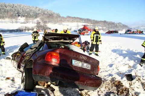 Auf der A73 ist erneut ein Auto von einer Brücke gestürzt. (FOTO: DPA)