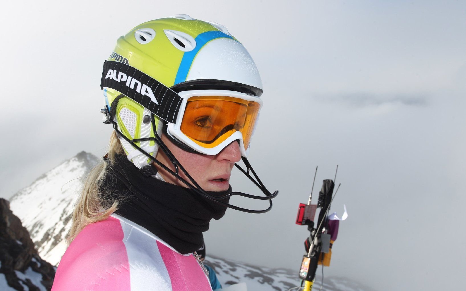 Die deutsche Ski-Rennläuferin Susanne Riesch steht im Oktober 2013 während des Medientages des Deutschen Skiverbandes (DSV) auf dem Mölltaler Gletscher bei Flattach (Österreich).
